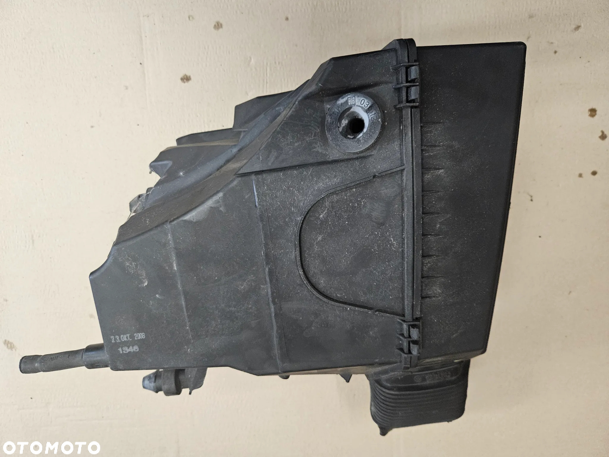 Audi A6 C6  2.0 TFSI obudowa filtra powietrza - obrazek 3