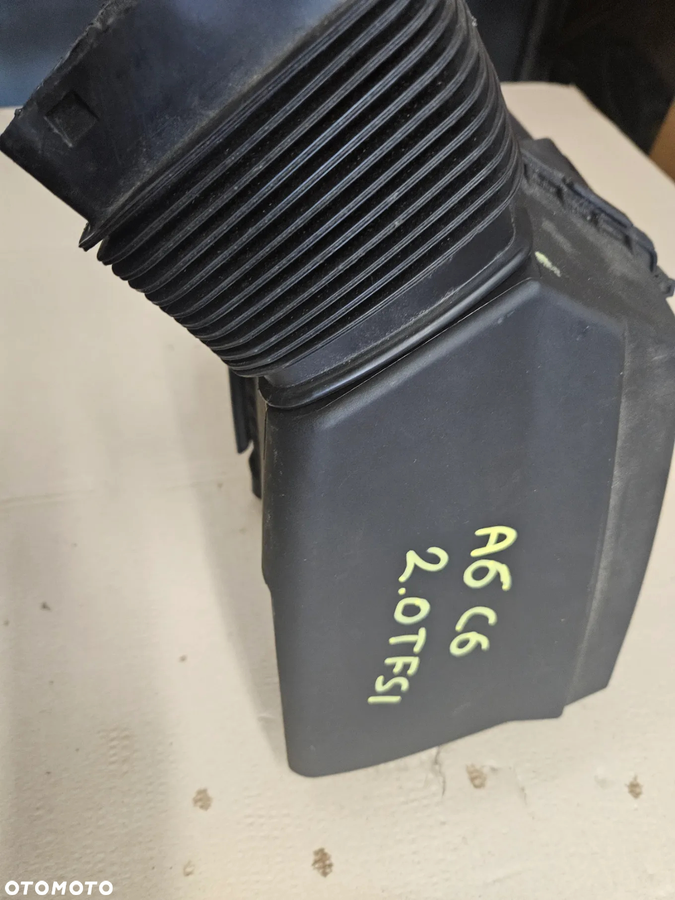 Audi A6 C6  2.0 TFSI obudowa filtra powietrza - obrazek 4