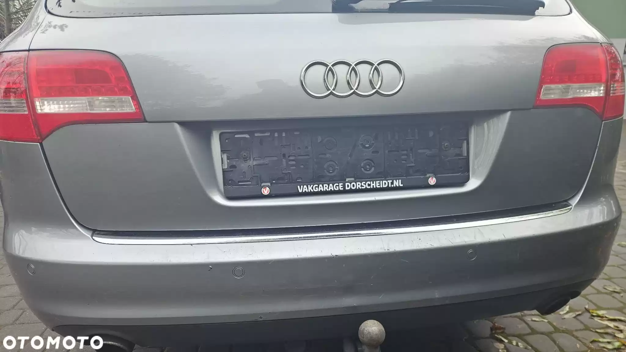 Audi A6 C6 lift kombi avant  zderzak tył tylny PDC LY7G