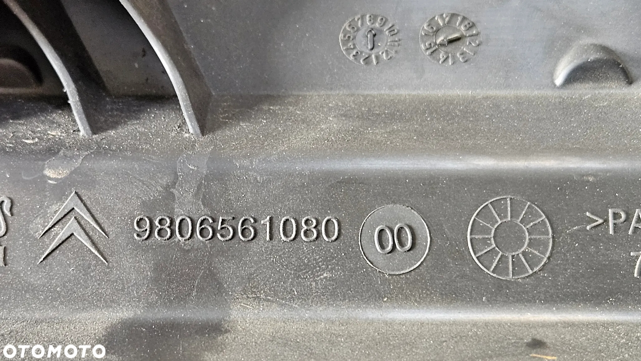 Citroen C3 DS3 C4 DS4 Peugeot 308 Partner  1.6 HDI obudowa filtra powietrza 9806561080 - obrazek 8