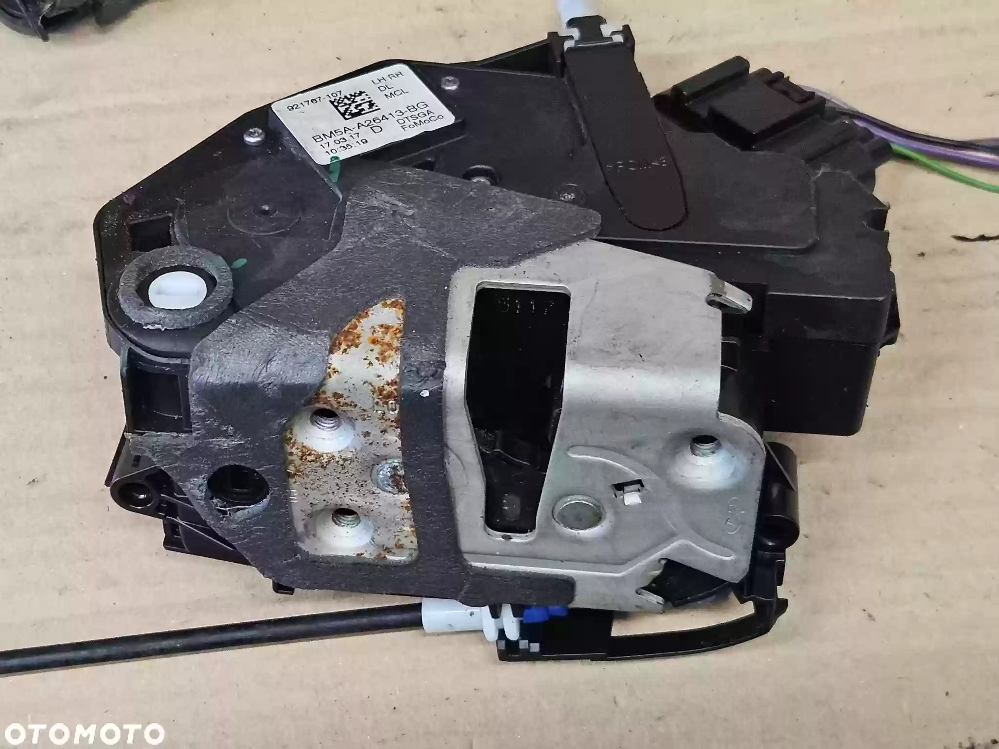 Ford Focus MK3  zamek drzwi tył tylnych prawy lewy