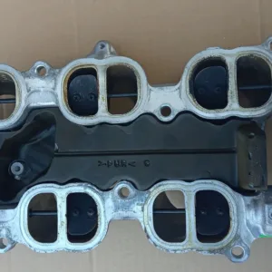 Lexus IS250 IS 250 2.5 V6 kolektor ssący przepustnice