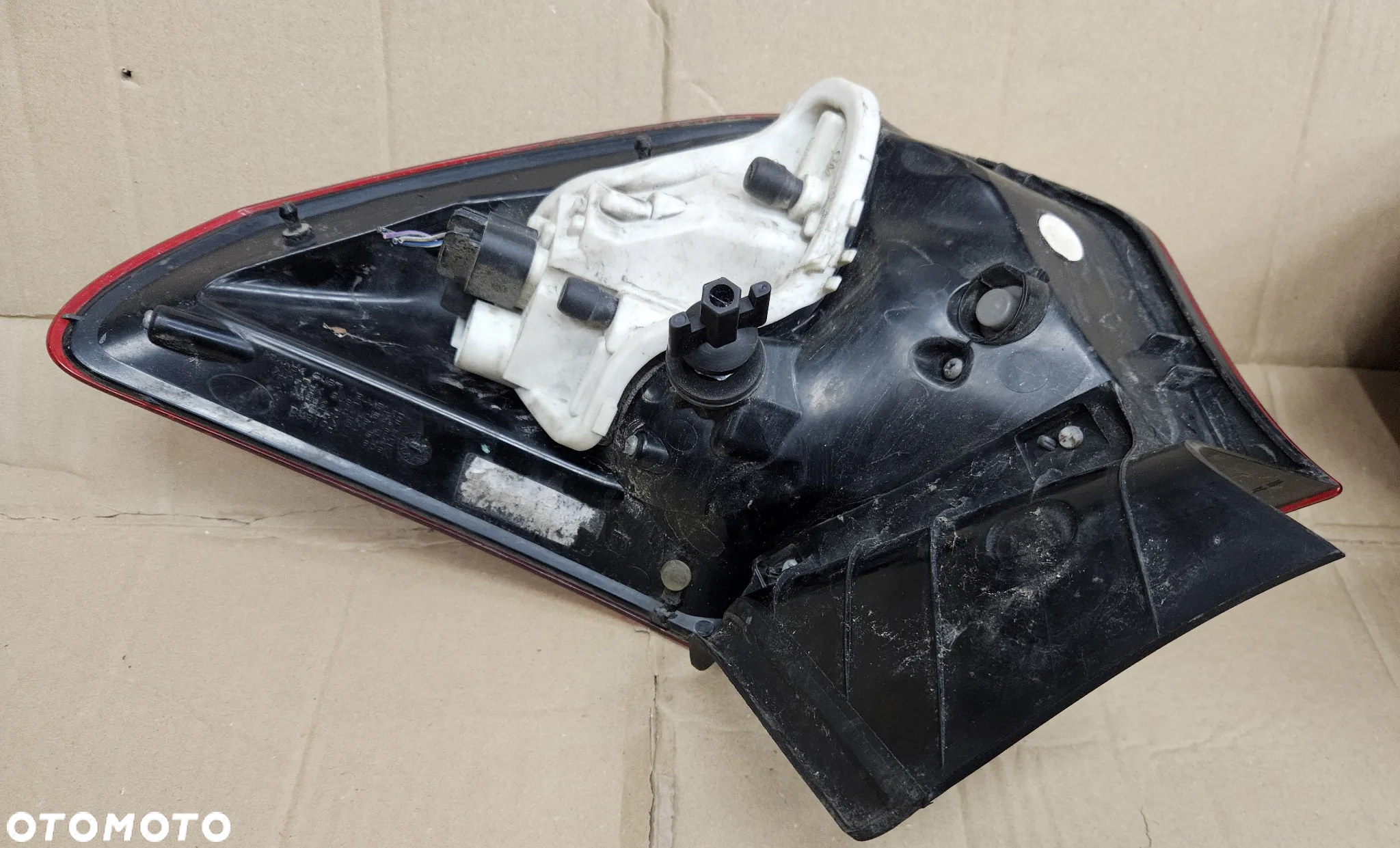 Opel Astra J 4 IV HB lampa tył tylna prawa  lewa - obrazek 4
