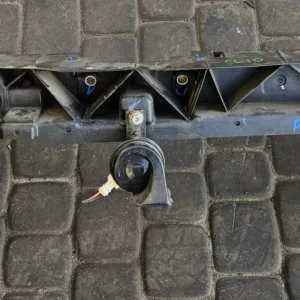 Renault Clio III 3 pas przedni wzmocnienie przód górne
