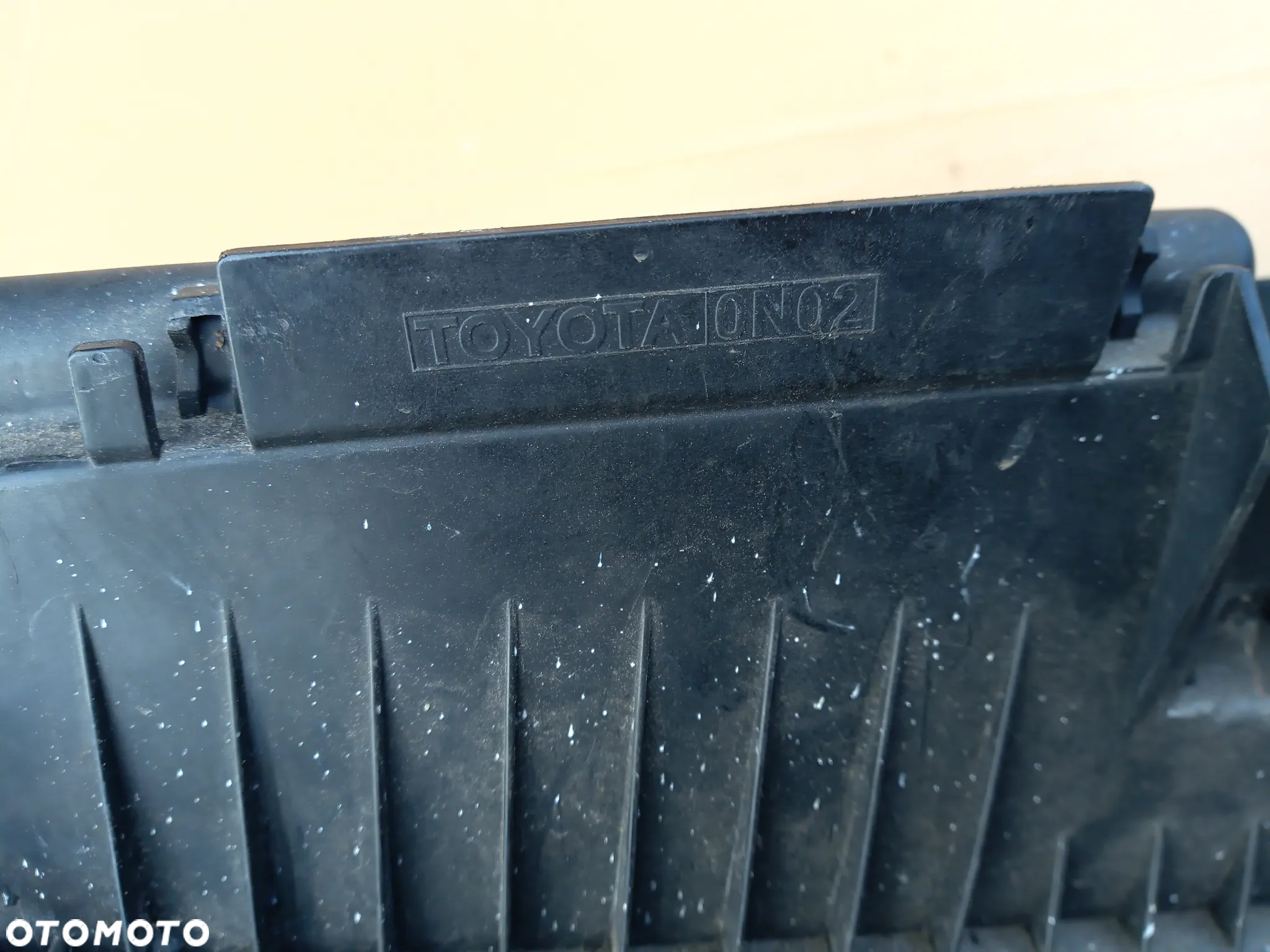 Toyota Yaris II 1.4 D4D obudowa filtra powietrza ONO2 - obrazek 3