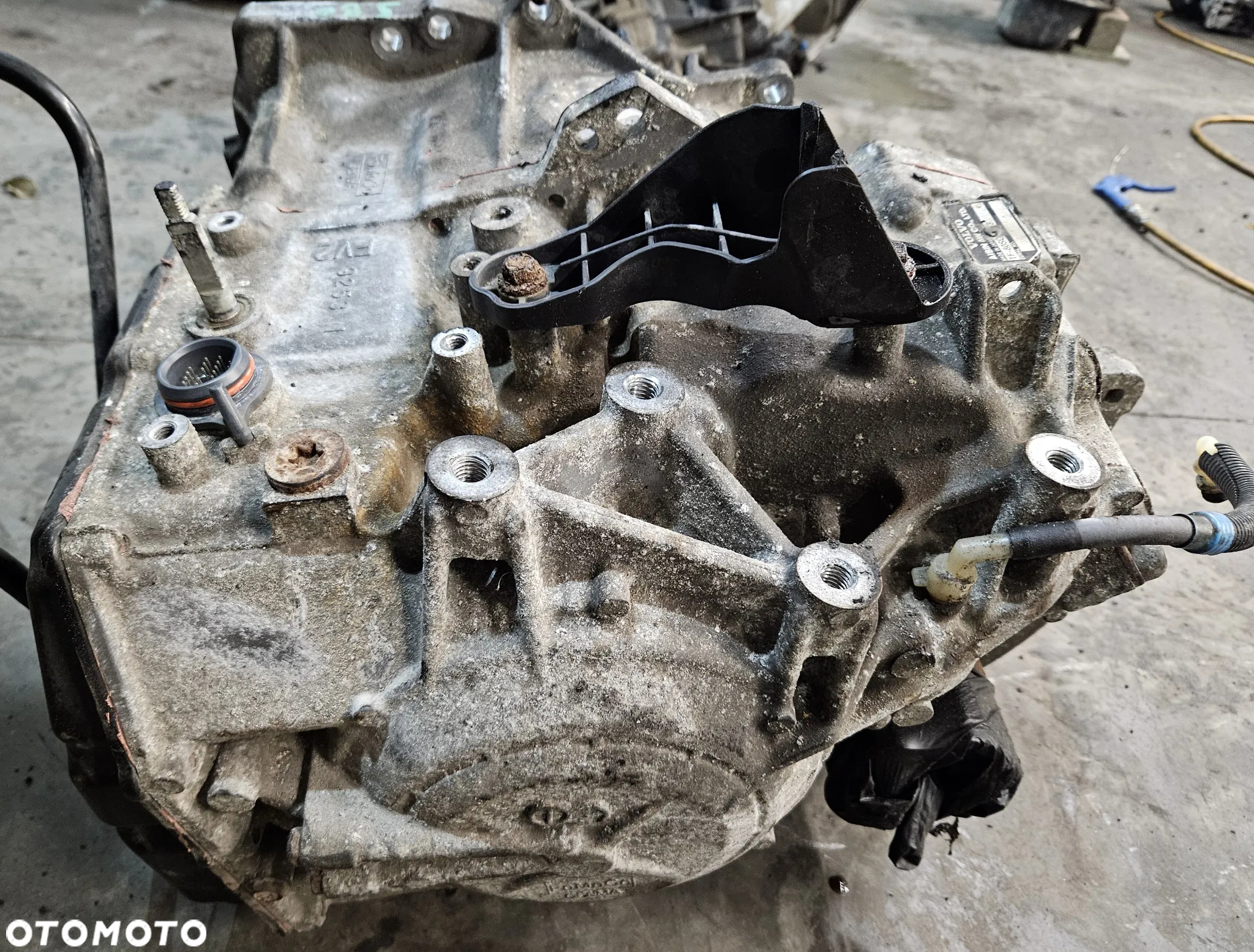 Volvo S60 V70 S80 2.4 D D5 S 60 skrzynia biegów autaomat P30681296 TF80SC - obrazek 2