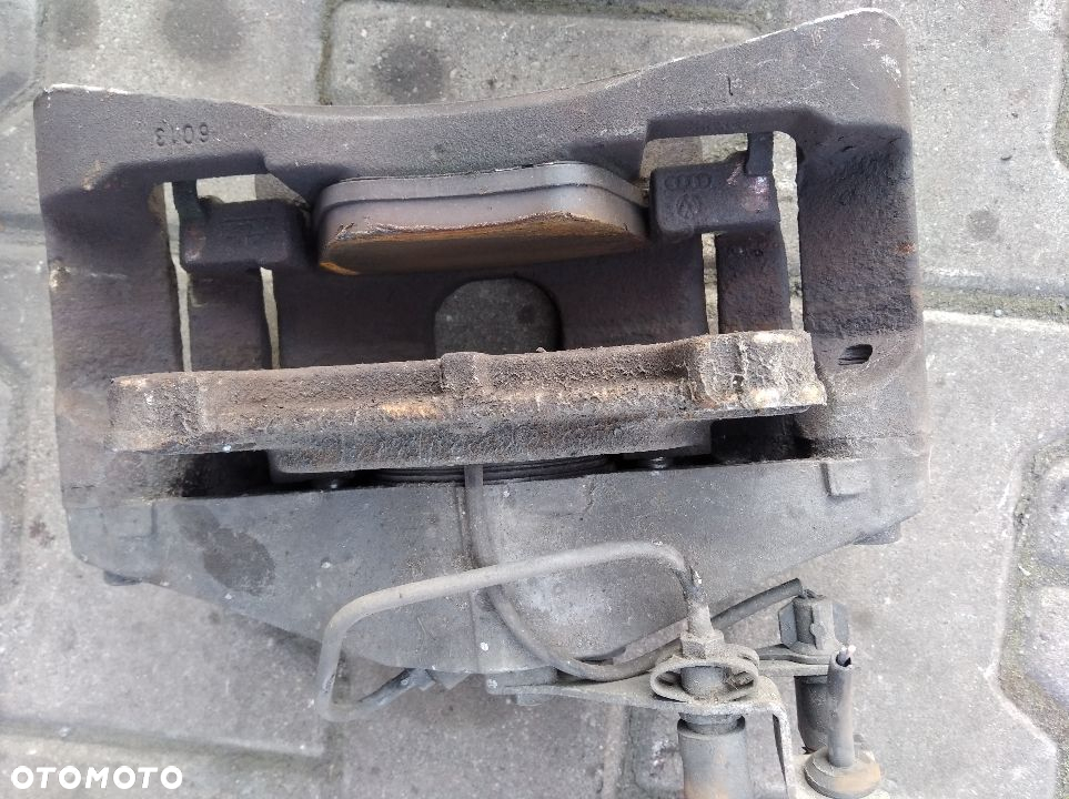 Audi A6 C6 zacisk hamulcowy przód przedni prawy   lewy tarcza 321 (973) - obrazek 5
