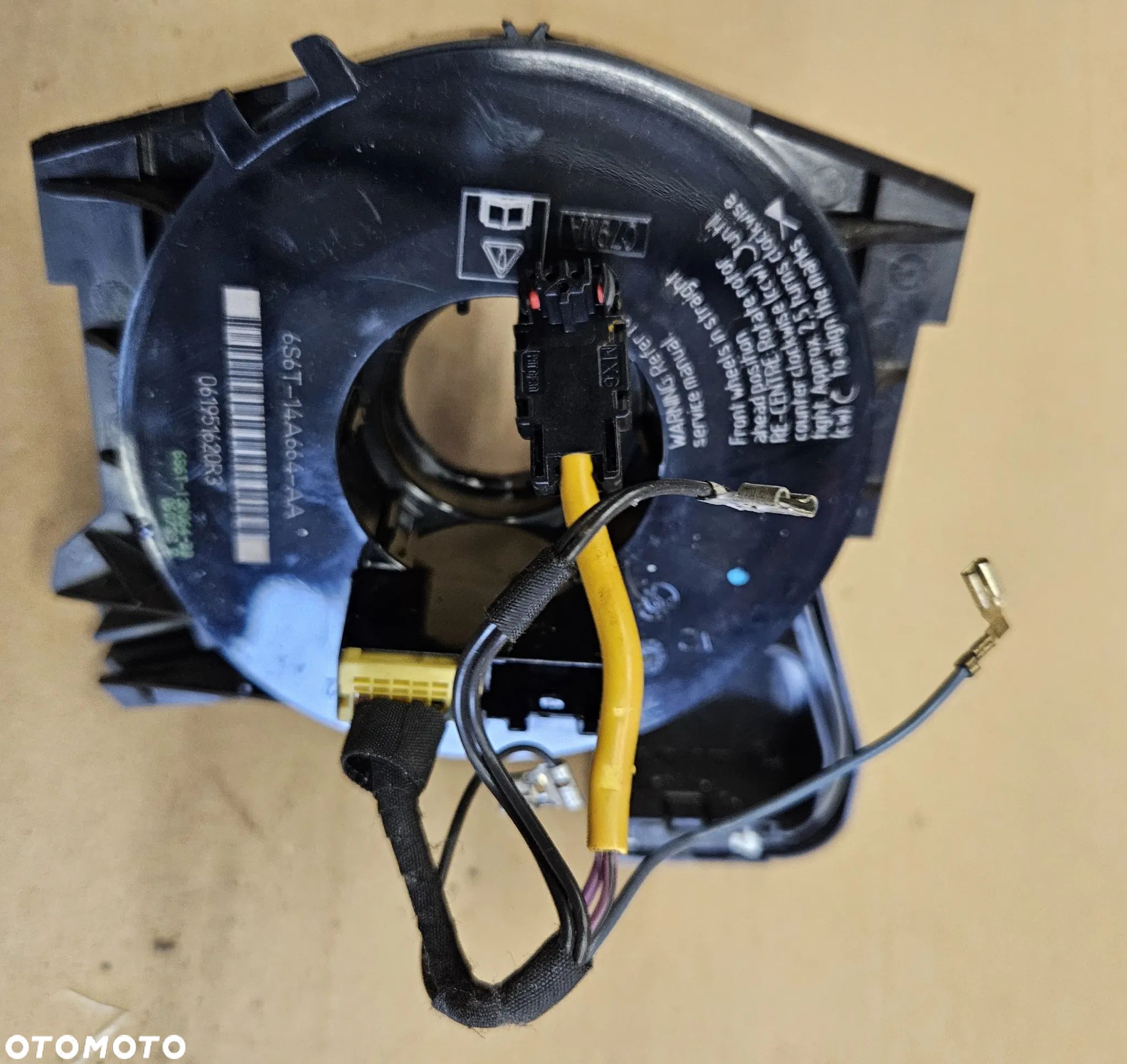 Ford Fiesta MK6 taśma zwijak pod kierownicę 6S6T AA