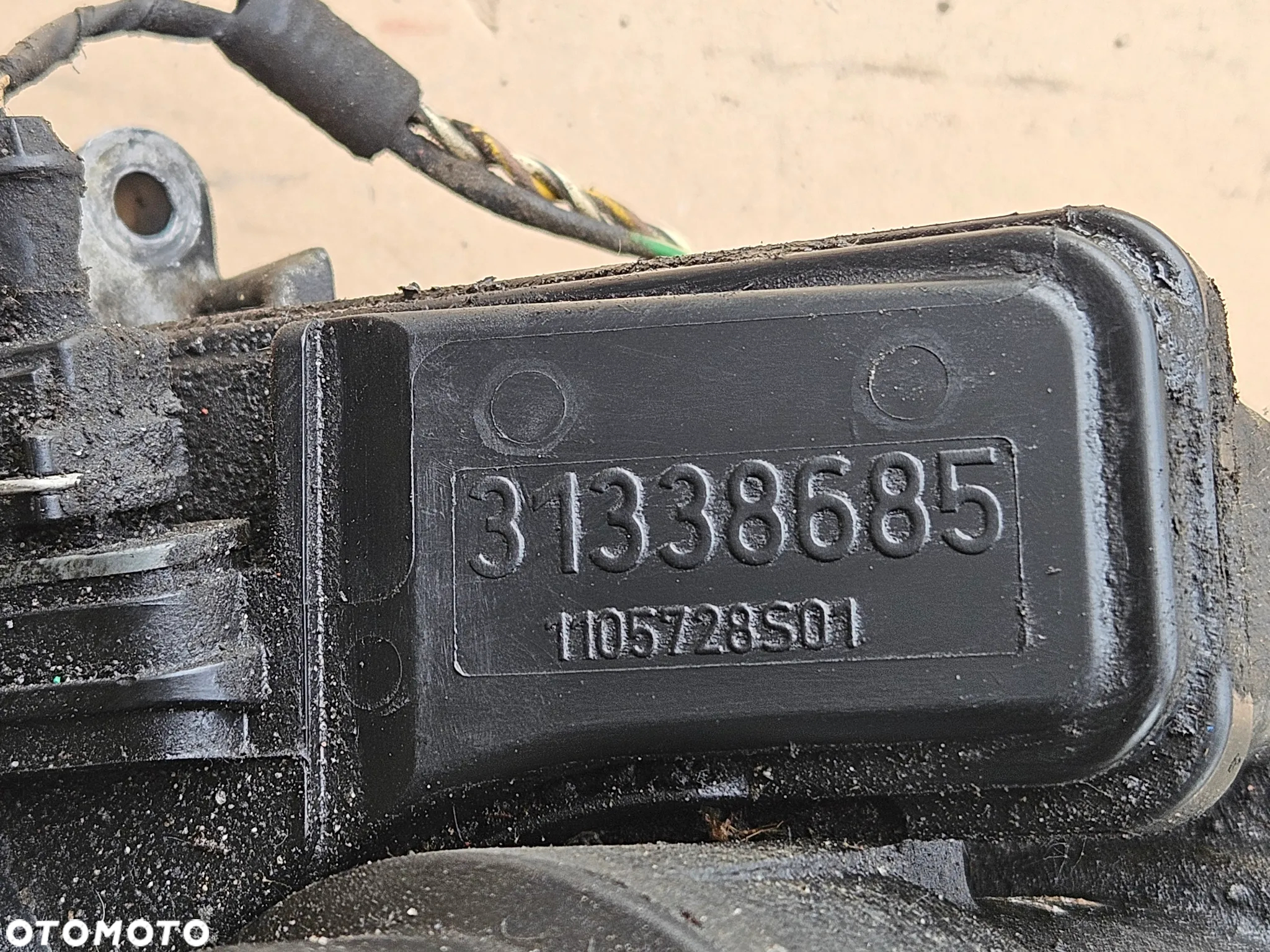 Volvo S40 V50 2.4 20V obudowa filtra oleju silnika B52244S 31338685 - obrazek 4
