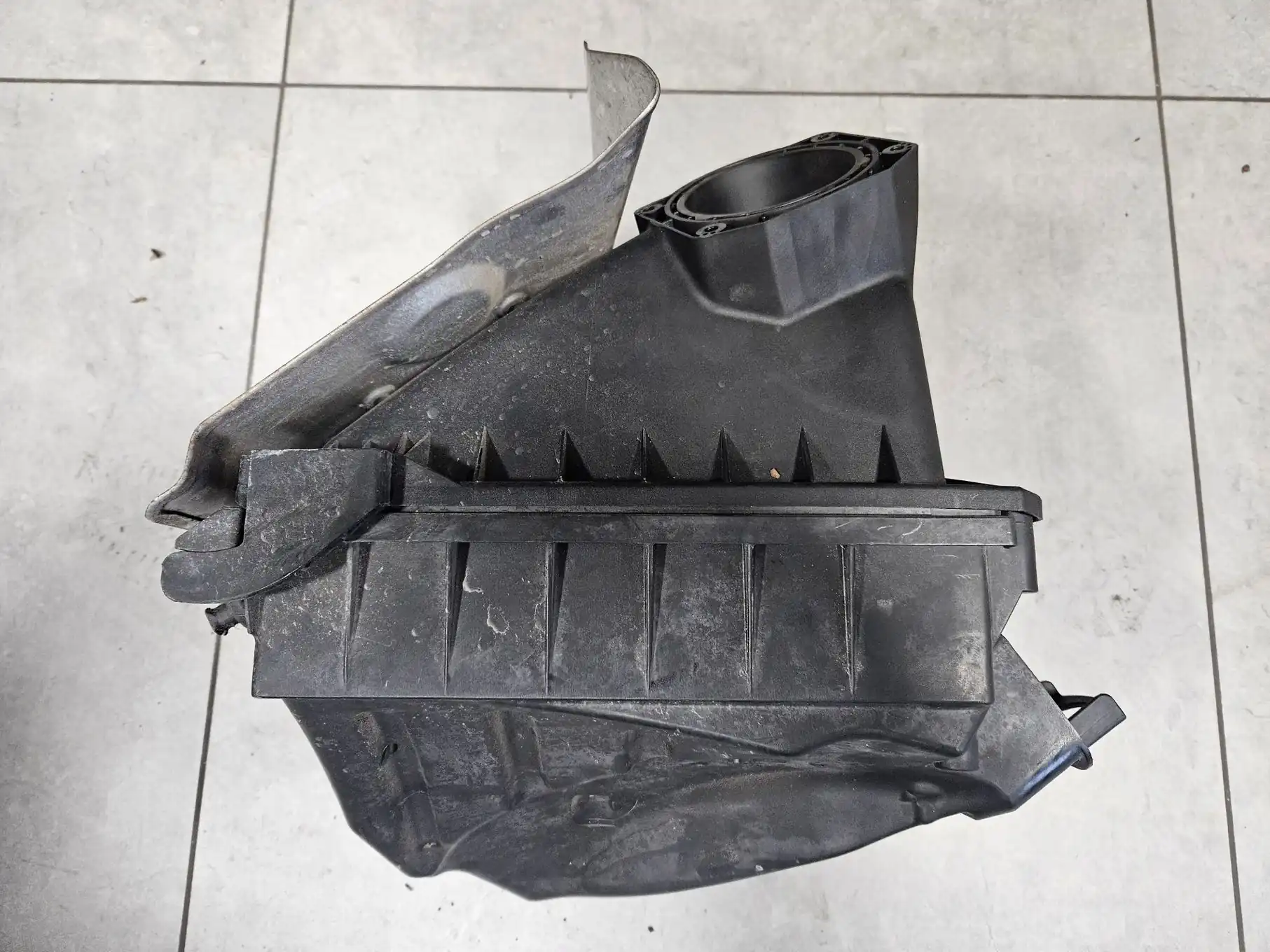 Audi A4 B6 B7 2.0 FSI obudowa filtra powietrza 06B133835BD 06B133837AG - obrazek 3