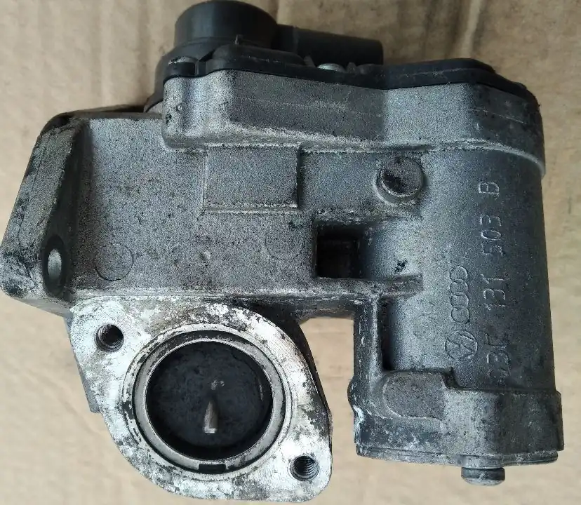 VW Touran Golf Seat Altea Skoda Octavia 1.6 FSI zawor EGR 03C131503B - obrazek 2