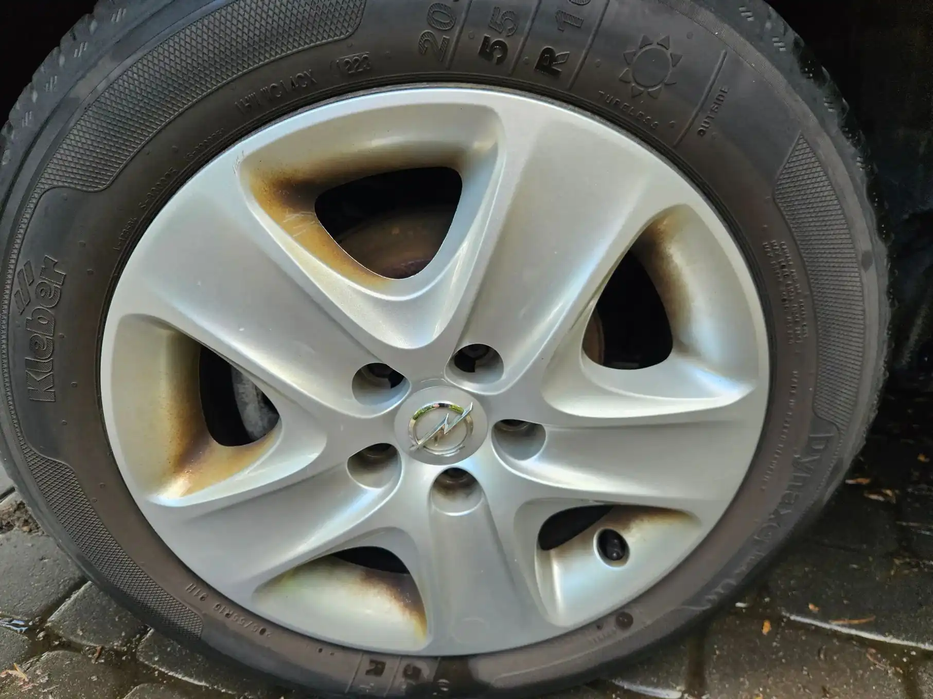 Opel Astra H Zafira B Meriva B felgi strukturalne z kołpakami aluminiowe alufelgi 16 5x110